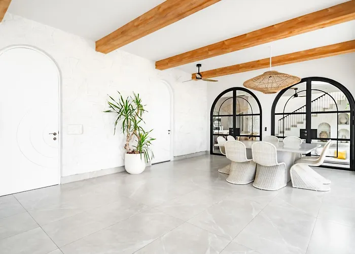 Casa Contenta - Luxury 5br Private Pool Canggu